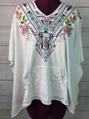 Johnny Was White Embroidered V-Neck Tunic with Pink and Blue Accents